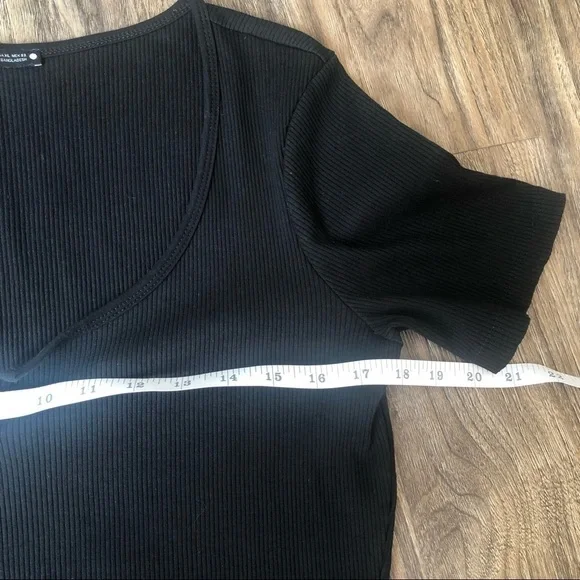 Zara Basic Short Sleeve Ribbed Crop Top - Picture 5 of 7